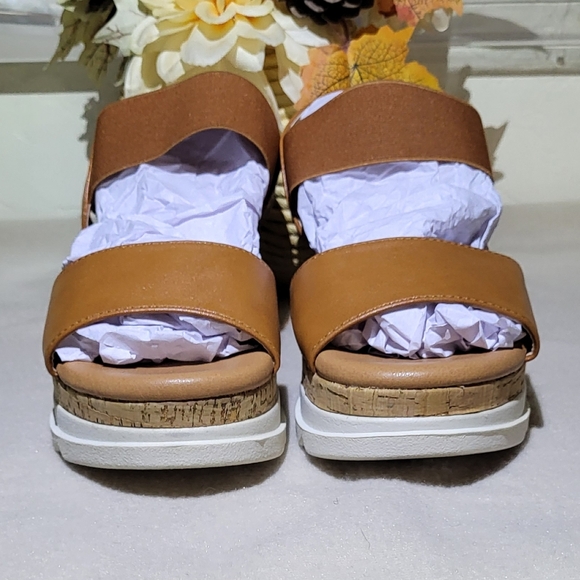 Dream Pairs NWOT Women's Camel Brown Ankle Strap Platform Sandals Size 6.5 - Picture 6 of 12
